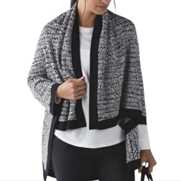 Lululemon Divinity Scarf Chunky Womens OS Soft Trax White Black Booluc Rel: 9/16 - Picture 3 of 14